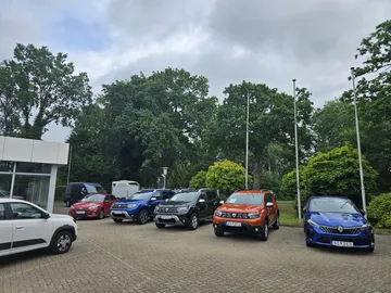 Car image 20