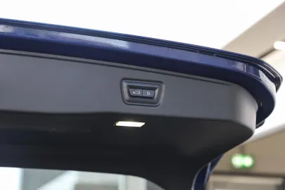Car image 37