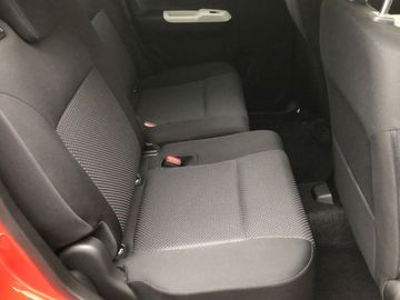 Car image 12