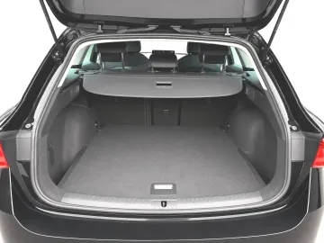 Car image 32
