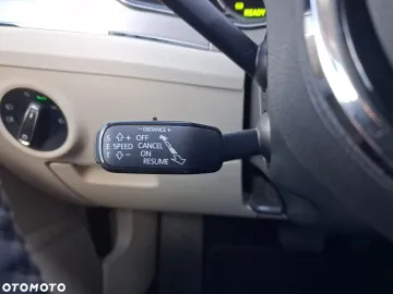Car image 40