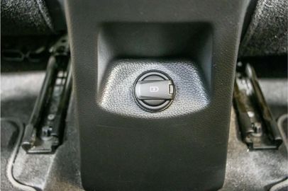 Car image 36