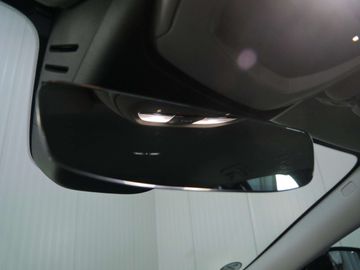 Car image 38