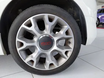 Car image 15
