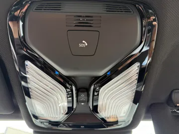 Car image 32