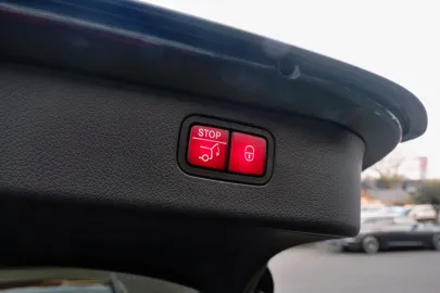 Car image 33