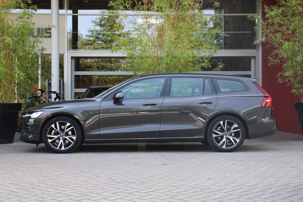 Volvo V60 B3 Essential 120 kW image number 3