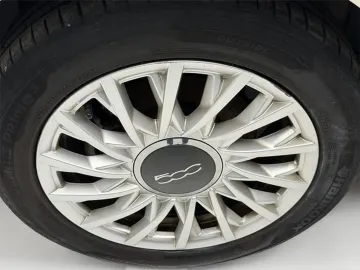 Car image 26