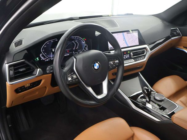 BMW 330 e M 215 kW image number 7