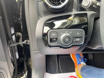 Car image 30