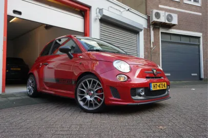 Car image 2