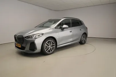 Car image 44