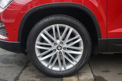 Car image 25