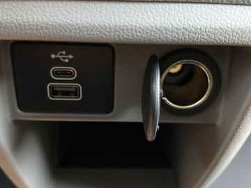 Car image 29