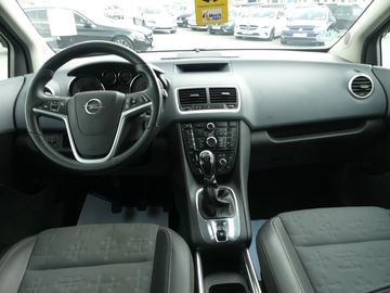 Car image 11