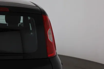 Car image 26