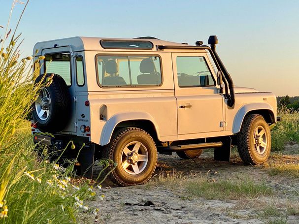 Land Rover Defender 2.2 90 kW image number 3