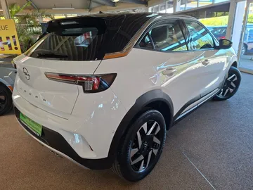 Car image 27