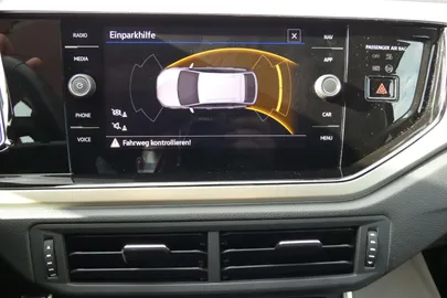 Car image 25