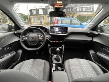 Car image 30