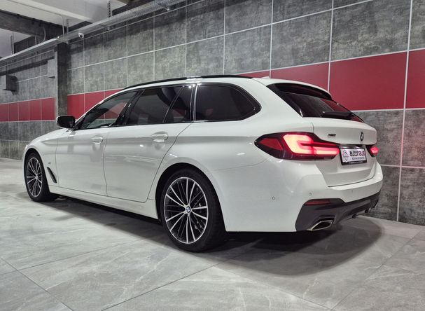 BMW 540d Touring M Sport xDrive 250 kW image number 3