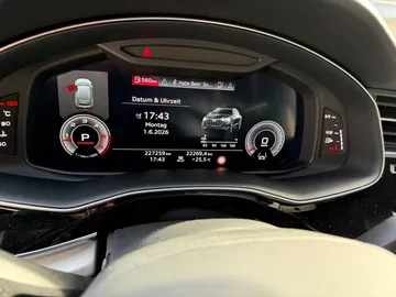 Car image 47