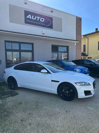 Jaguar XF AWD Prestige 132 kW image number 1