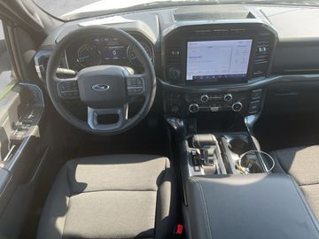 Car image 10