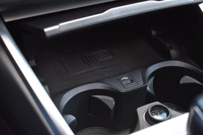 Car image 38