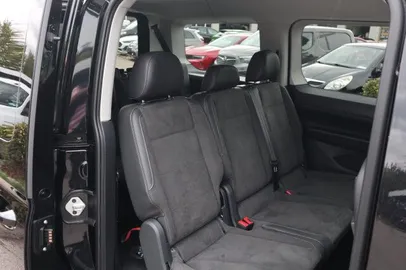 Car image 33