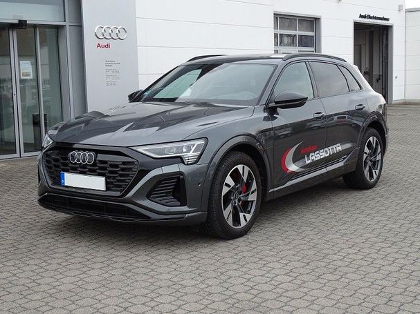 Audi Q8 55 quattro e-tron S-line 300 kW image number 4