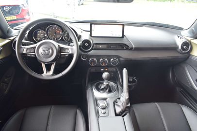 Car image 30