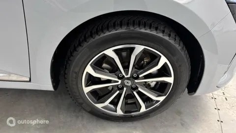 Car image 20