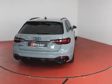 Car image 42