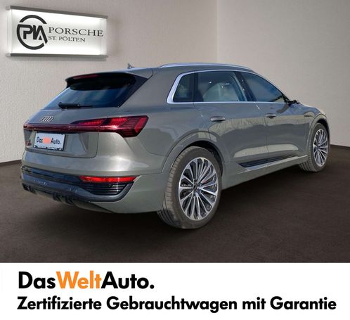 Audi Q8 55 quattro e-tron S-line 250 kW image number 4