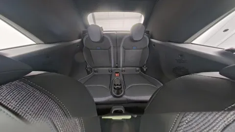 Car image 33