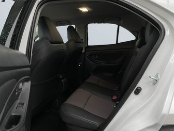 Car image 11