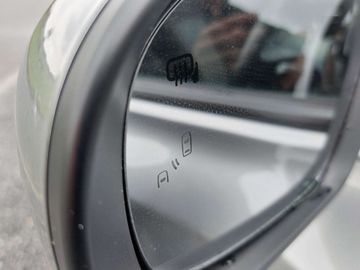 Car image 37