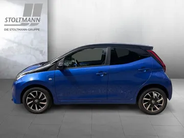 Car image 5