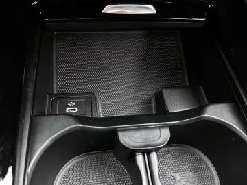 Car image 42