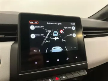 Car image 30