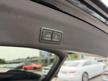 Car image 42