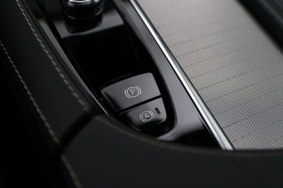 Car image 38