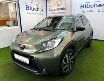 Car image 2