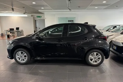 Car image 5