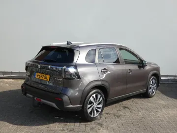 Car image 5