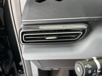 Car image 34