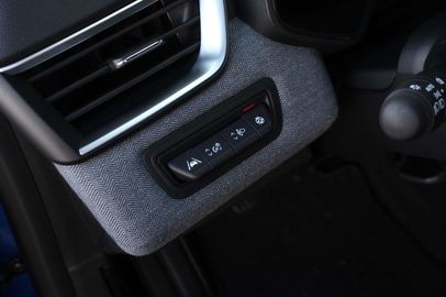 Car image 37