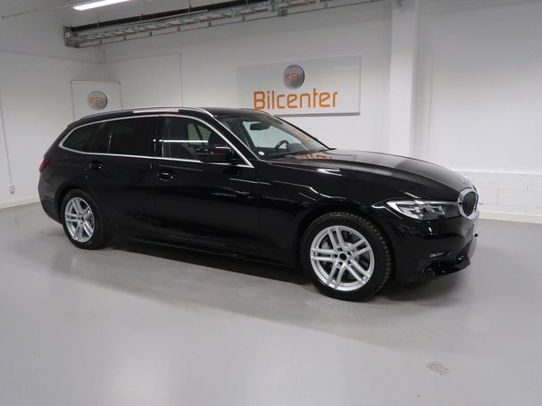 BMW 330 e Touring M Sport 216 kW image number 3