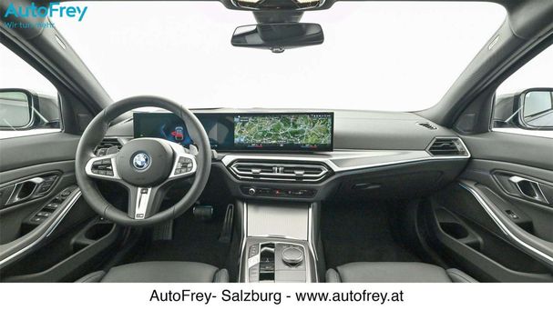 BMW 330 Touring xDrive 185 kW image number 10